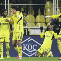 Fenerbahçe'de sakatlık şoku! FCSB maçı kamp kadrosu açıklandı