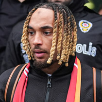 Galatasaray Sacha Boey'i açıkladı