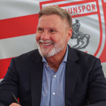 Samsunspor Thorsten Fink ile 1.5 yıllık sözleşme imzalandığını açıkladı!