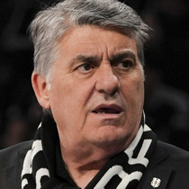 Beşiktaş Başkanı Serdal Adalı taraftarlarla iftar yaptı