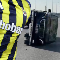 Fenerbahçeli yıldızın eşi trafik kazası geçirdi!