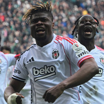 Nihat Kahveci'den Emmanuel Agbadou için övgü dolu sözler!