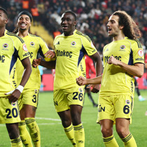 Fenerbahçe'de mutsuz olan yıldız isme A. Madrid talip oldu! İstenen rakam...