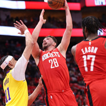 Alperen'den 33 sayı, 16 ribaunt, 6 asist, 3 top çalma!