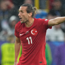 Yusuf Yazıcı'nın çapraz bağları 3. kez koptu!