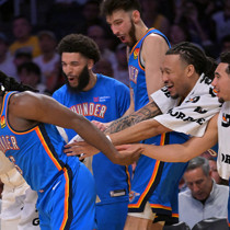 Mitchell 24, Alexander 23 sayı attı Oklahoma City seriyi 3-0 yaptı!