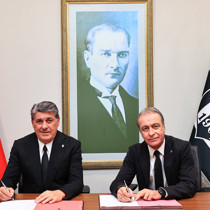 Önder Özen 13 yıl aradan sonra Beşiktaş'a resmen döndü!
