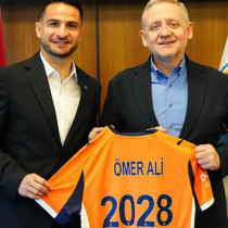 Ömer Ali Şahiner 2027-28 sezonuna kadar Başakşehir'de