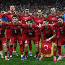 Türkiye-Paraguay maçının hakemi belli oldu!
