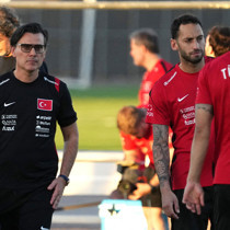 A Milli Takıma Los Angeles'te yoğun tepki! "Evine git Montella"
