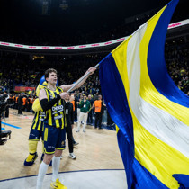Fenerbahçe 11 kupa kaldıran Tarık Biberovic'e veda!