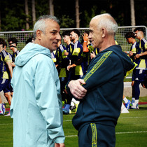 Fenerbahçe'de ayrılık depremi! İsmail Kartal neşteri vurdu 6 ismi kafasından sildi