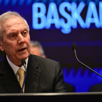 Aziz Yıldırım kararını verdi: Ya bizim şartlarımıza gelirsiniz ya da biz bu transferden çekiliriz