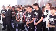 Ziraat Türkiye Kupası'nı kazanan Beşiktaş taraftarıyla kutlama yaptı