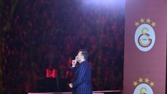 Galatasaray Teknik Direktörü Okan Buruk: Abartılı tavrım için özür dilerim