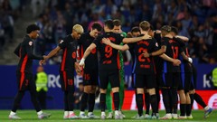 La Liga'da Barcelona şampiyon oldu, saha karıştı