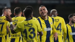 Fenerbahçe masaya oturmazsa Beşiktaş Filip Kostic için devreye girecek