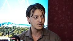 VİDEO İZLE | Mesut Özil geleceği yetiştirecek