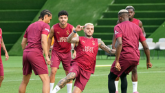 VİDEO İZLE | Victor Osimhen, Galatasaray formasıyla ilk antrenmanına çıktı