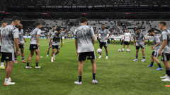Beşiktaş'ta sakatlık şoku! Mustafa Erhan Hekimoğlu'nun oyuna girmesi ve çıkması bir oldu