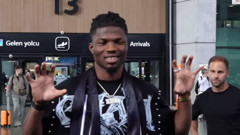 Beşiktaş El Bilal Toure ile görüşmelere başladığını KAP'a bildirdi! İstanbul'a geldi