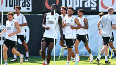 Beşiktaş'ta Alex Oxlade-Chamberlain'in sözleşmesi feshedildi