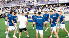 İkili mücadele: 4/5, uzaklaştırma: 6, pas: 24/29 Diego Carlos Como'da parmak ısırttı