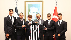 Beşiktaş, 4 genç futbolcusuyla sözleşme imzaladı