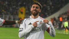 Son 8 maçta 5 gol-4 asist yapan kaptan Orkun Kökçü Beşiktaş'ı taşıyor!