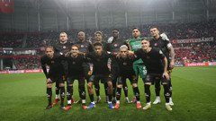 Galatasaraylı futbolcular Samsun'a hiç gelmemiş! 9 futbolcu yerlerde