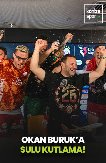 Okan Buruk ve futbolculardan sulu kutlama