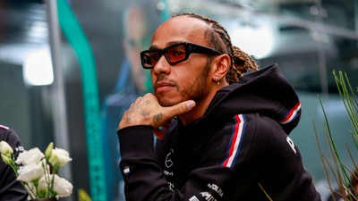 Formula 1 pilotu Lewis Hamilton, 2025 yılında Ferrari takımında yer alacak