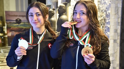 "İstiklal Marşımızı dinlettik! Gururlu ve mutluyuz"
