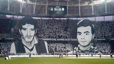 Beşiktaş taraftarından Galatasaray derbisinde dev koreografi