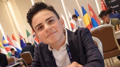 Satrancın en genç büyük ustası Ediz Gürel'in "çifte" mutluluğu