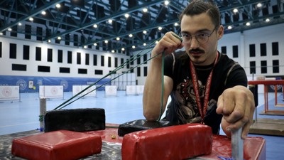 Bilek güreşi şampiyonu serebral palsili Cankat Ergin: Hedefim Avrupa'da bayrağımızı dalgalandırmak