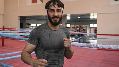 Karslı milli boksör Tuğrulhan Erdemir çocukluk hayaline ulaştı