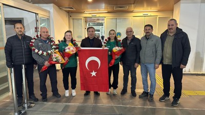 Almanya’da tarih yazan Erzincanlı kızlara karşılama