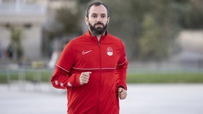 Milli atlet Ramil Guliyev, Özbekistan'daki yarışmada birinci oldu