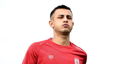 Bartuğ Elmaz, Sivasspor’a veda etti