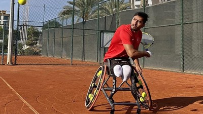 Milli para tenisçi Ahmet Kaplan, Fransa'da şampiyon oldu