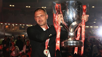 Serdar Topraktepe: Beşiktaş bize nerede görev verirse orada olmaya devam edeceğiz