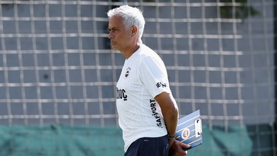 Fenerbahçe'nin listesindeki üç yıldız ortaya çıktı! Mourinho transfer için bizzat devreye girecek...