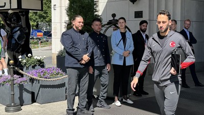 A Milli Futbol Takımı, Berlin'de kaldığı otelden ayrıldı