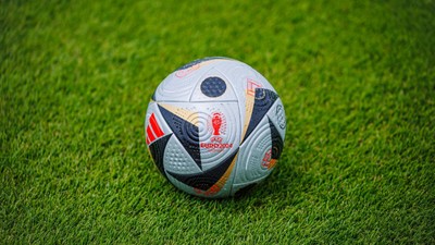 EURO 2024'te yarı final ve finalin topu tanıtıldı