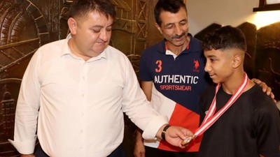Sosyal medyada keşfedildi, Türkiye şampiyonu olup milli takıma girdi
