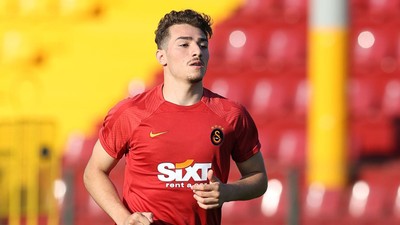 Galatasaray'da büyük sürpriz! Genç yıldıza teklifler var