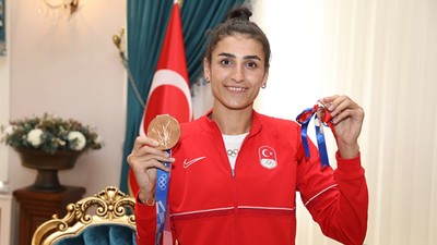 Milli tekvandocu Hatice Kübra İlgün, Paris 2024'te "ilk" peşinde