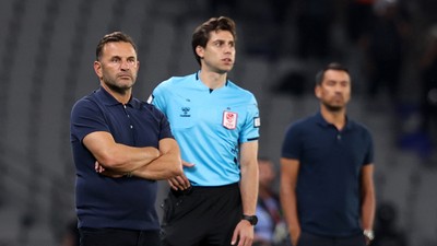Zaha'dan Okan Buruk'a karanlık tepki