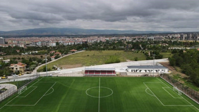 Karaağaç'ın futbol sahası yenileniyor